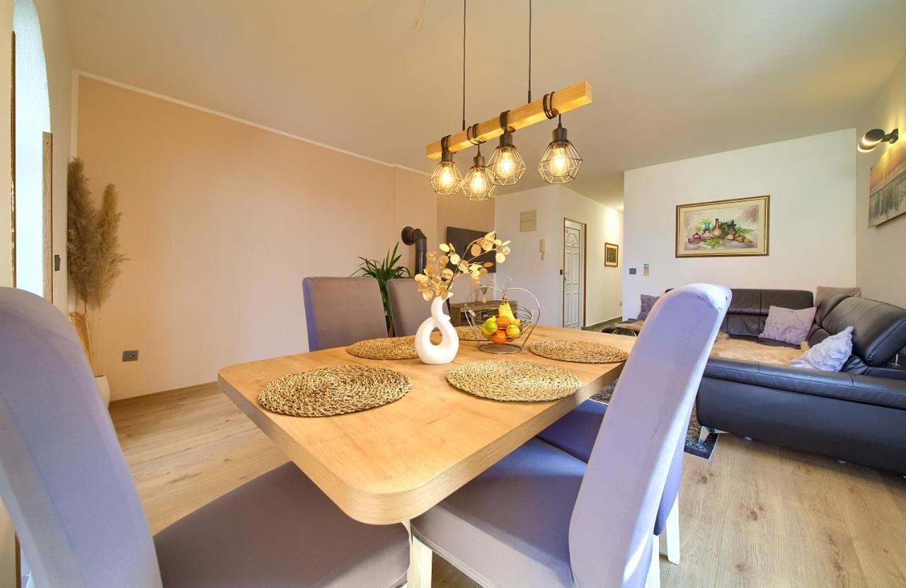 Appartment Mia คิร์ก ภายนอก รูปภาพ
